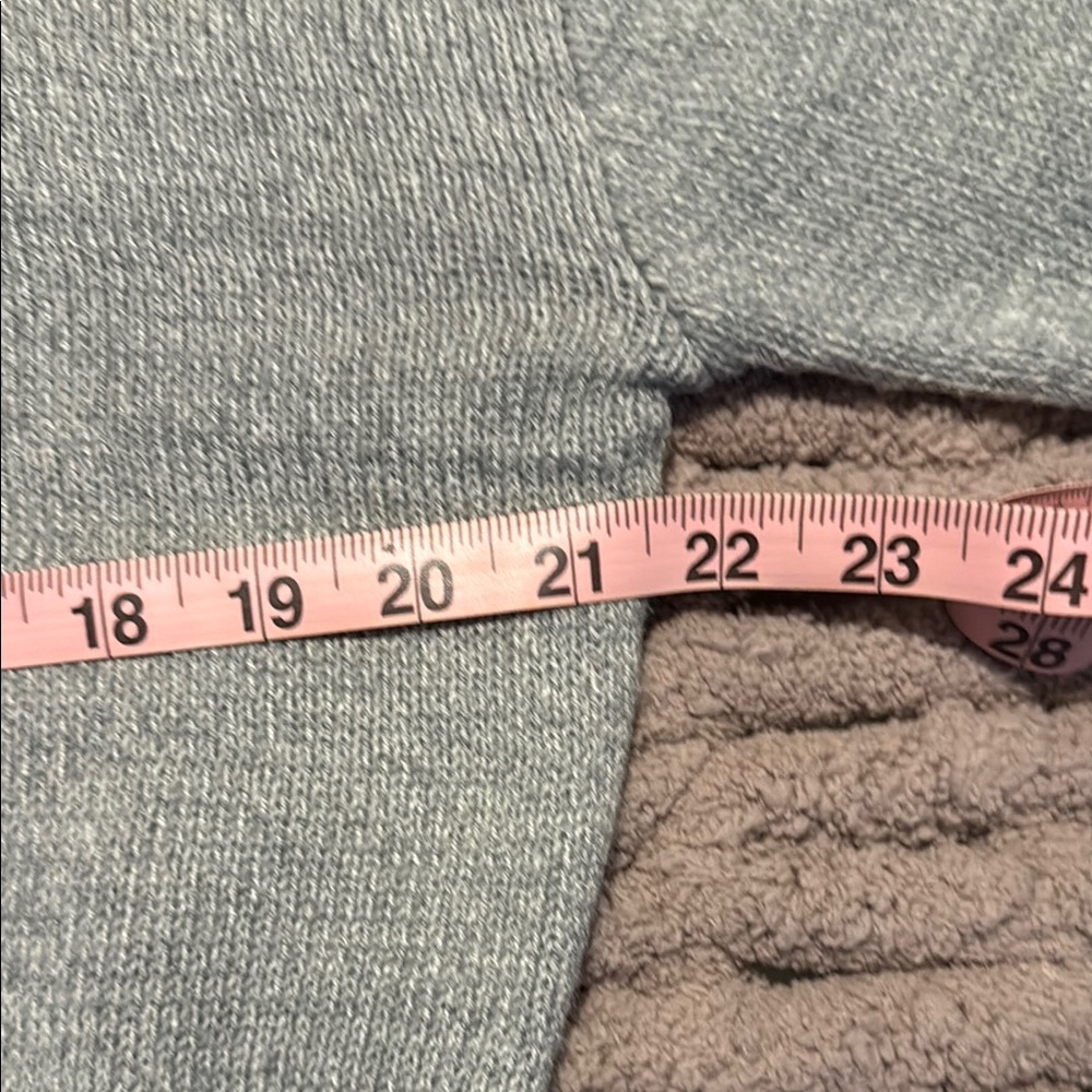 Cropped Gray Ribbed Knit Sweater - Picture 5 of 5